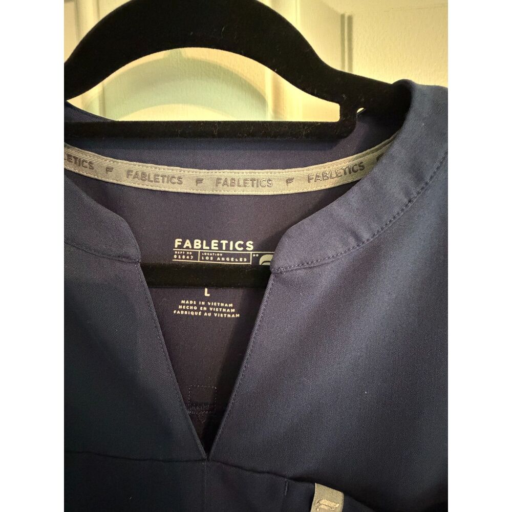 Fabletics Scrub Top L - Picture 3 of 3